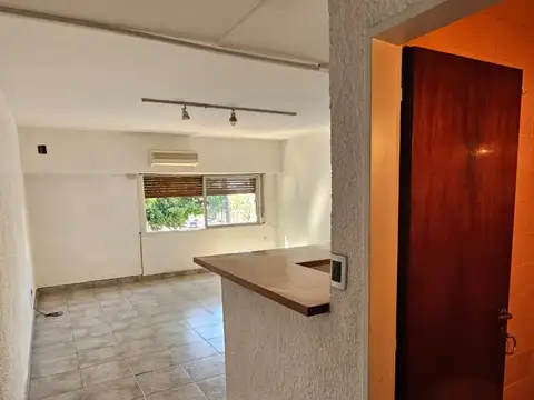 Avenida Salvador María Del Carril 2100, Piso 1