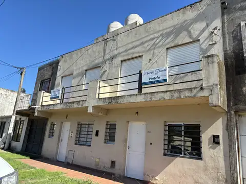 Unidad de dos departamentos tipo Duplex ideal inversión.