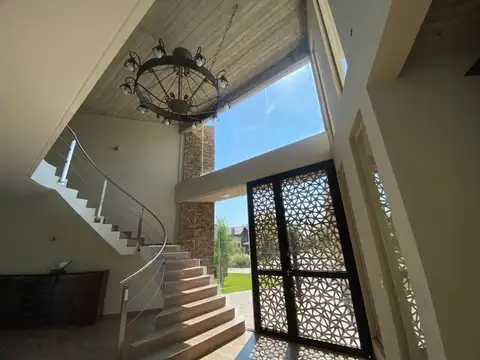 Casa en Venta de 5 dormitorios