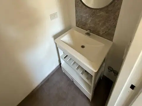 Depto Tipo Casa en Alquiler con 1 cocheras