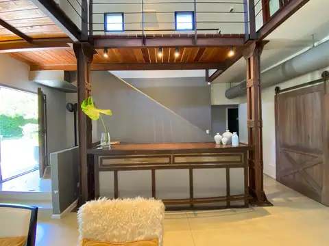 ZONA BALBASTRO -  EXCELENTE CASA  - IMPECABLE!