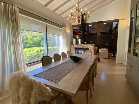 Casa en Venta con 5 cocheras