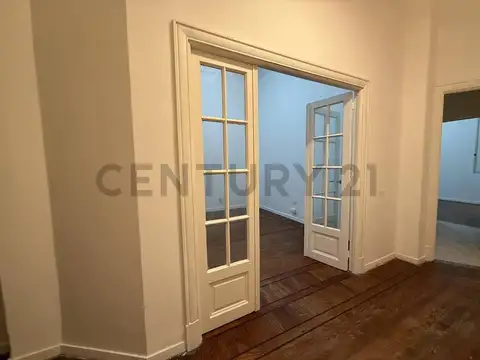 Sarmiento 1400, Piso 0