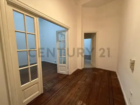 DEPARTAMENTO EN VENTA 2 AMB EN SARMIENTO Y URUGUAY VARIOS DESTINOS