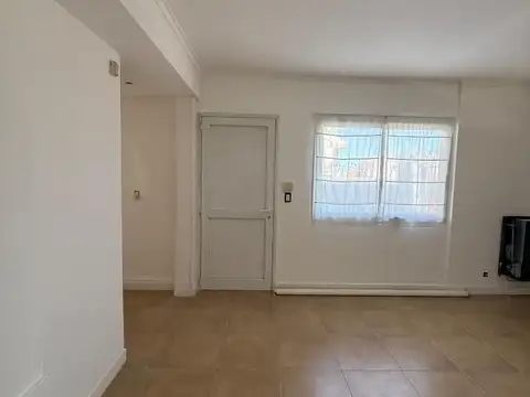 Depto Tipo Casa en Alquiler de 4 ambientes