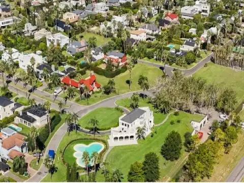 Terreno UNICO EN ESQUINA - SAN MARINO FUNES