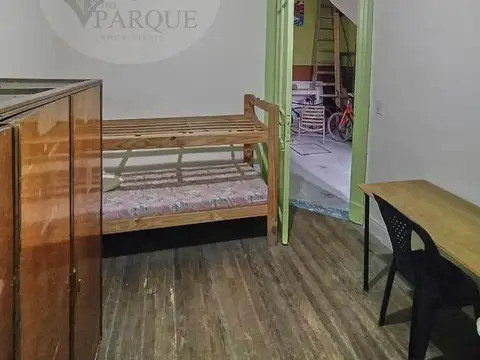 Casa al Frente. Montevideo 1000 c/Fondo Comercio Residencia Estudiantil