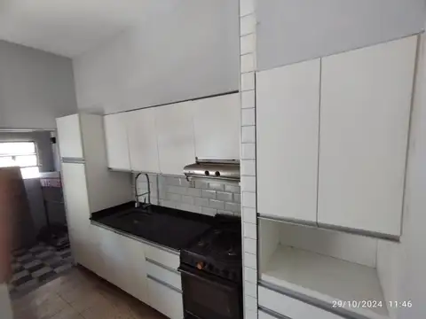 Casa 5 ambientes con 2 baños