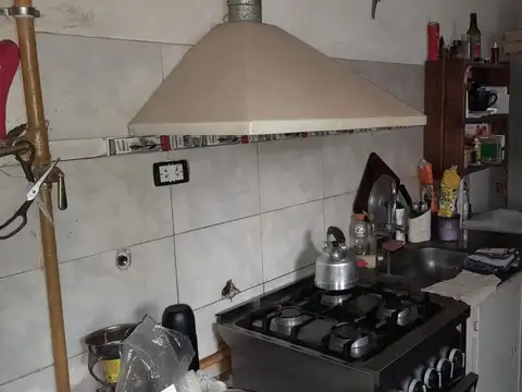 Casa 7 ambientes con 2 baños