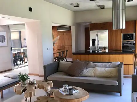 Casa  en Venta en San Marco, Villanueva, Tigre