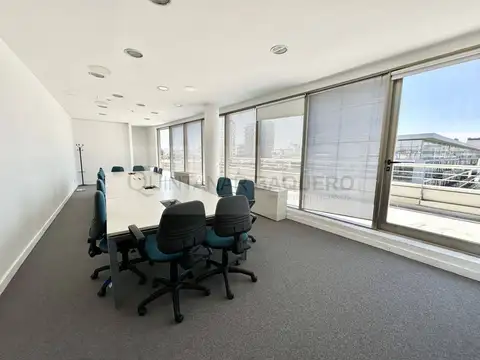 Oficina en Alquiler 24 años