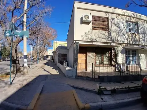 VENTA CASA ESQUINA GODOY CRUZ