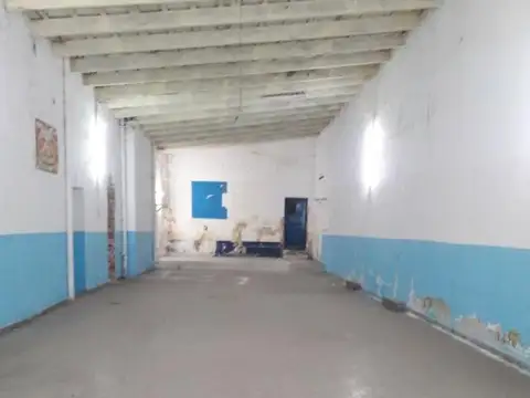 GALPON EN VENTA ZONA CENTRO  FRENTE PLAZOLETA FERROVIARIA