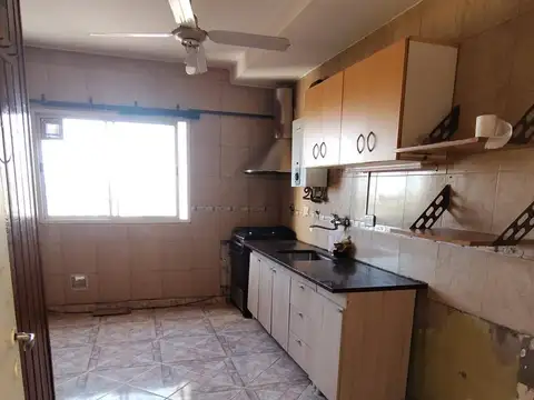 4 AMBIENTES AMPLIOS, A MTS. DE ESTACION SAENZ PEÑA