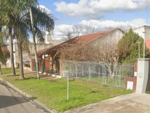 Casa en Venta con 3 cocheras