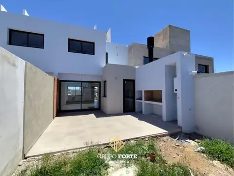 Casa 3 ambientes con 2 baños