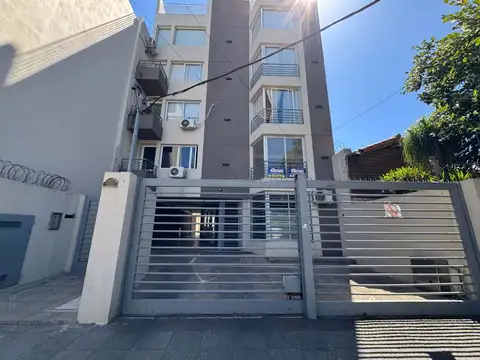 VENTA DEPTO MONOAMBIENTE CON COCHERA MORENO CENTRO