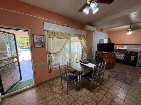 Casa 5 ambientes con 2 baños
