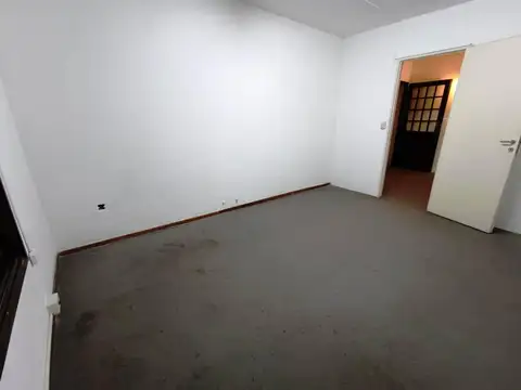 Oficina 3 ambientes con 1 baño