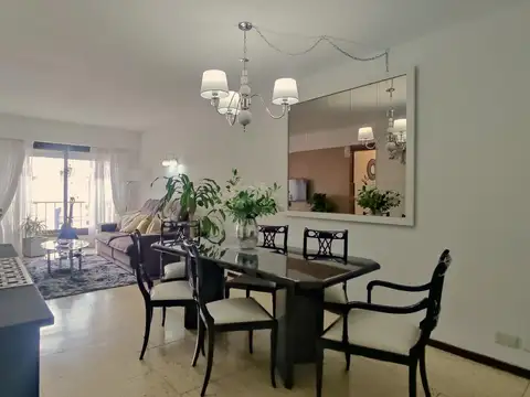 Calle Corrientes  al 1685