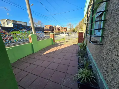 Casa 4 ambientes con 1 baño