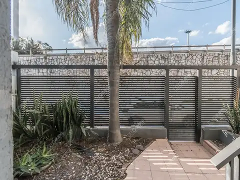 Depto Tipo Casa en Venta en Saavedra, USD 135.000