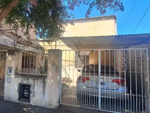 CASA 3 DORMITORIOS CON ESPACIO VERDE