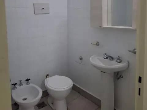 Departamento un dormitorio por escalera, Barrio Jorge Cura.