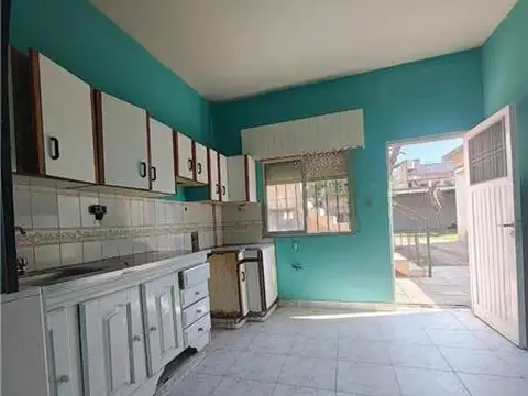 Casa en Venta con 3 cocheras