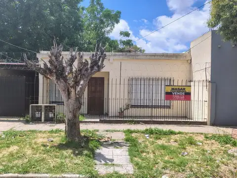 CASA EN VENTA IDEAL DOS FAMILIAS EN BUENA ZONA "CON SERVICIO