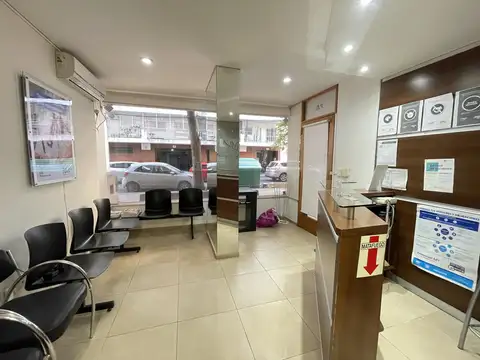 Local en venta con oficinas cerca de Tribunales!