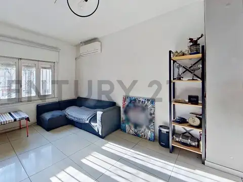 Casa en venta en Parque Avellaneda con jardin, quincho y terraza