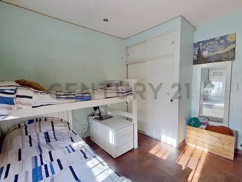 Casa en venta en Parque Avellaneda con jardin, quincho y terraza