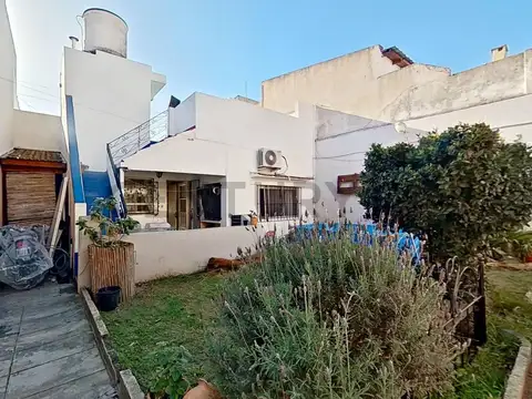 Casa en venta en Parque Avellaneda con jardin, quincho y terraza