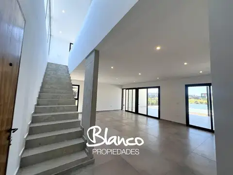 Casa en Alquiler al Noroeste