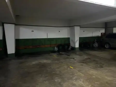 VENTA COCHERA CUBIERTA EN RETIRO
