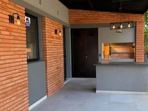 Casa 4 ambientes con 3 baños