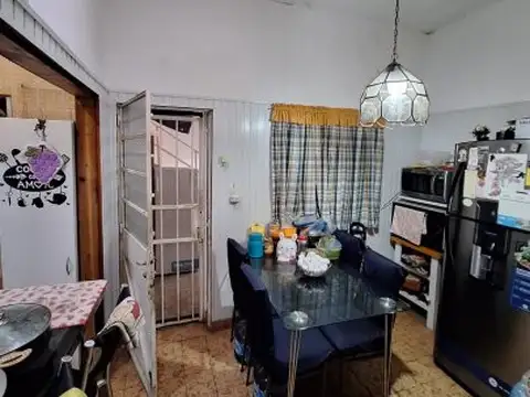 Casa 5 ambientes con 2 baños