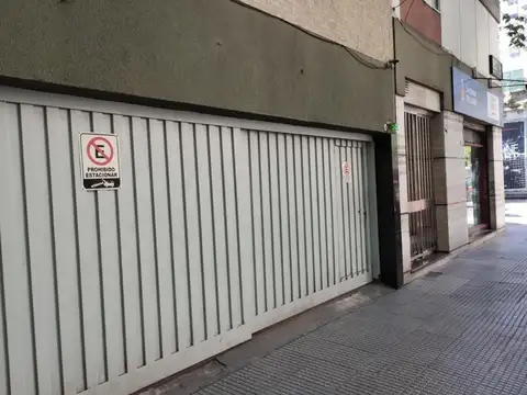 Avenida Hipólito Yrigoyen 3600, Almagro Sur, Almagro