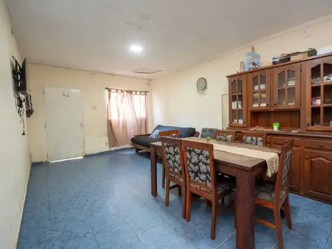 Depto Tipo Casa 4 ambientes con 2 baños