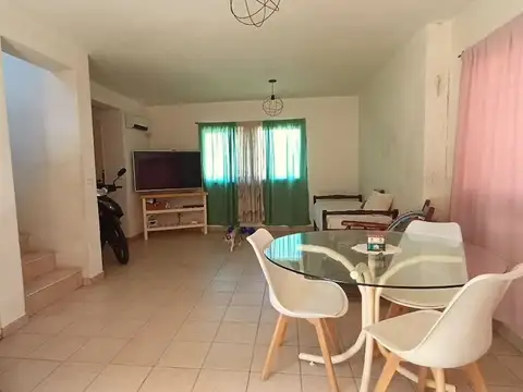 Depto Tipo Casa en Venta con 1 cocheras
