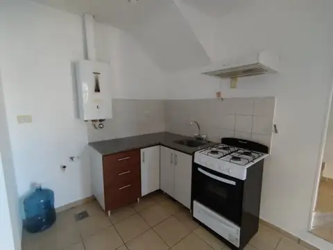Duplex de 2 dormitorios en alquiler en La Plata sobre Calle 16 [Cod: 161-1721]