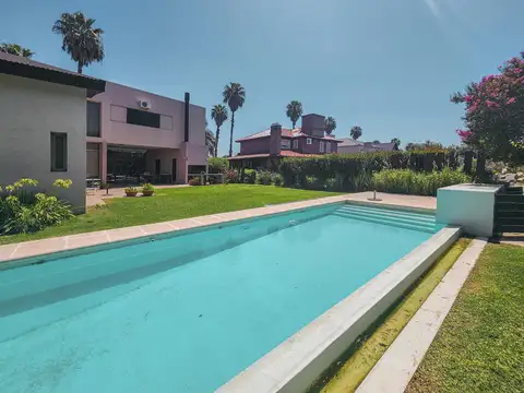 Casa en Venta al Oeste