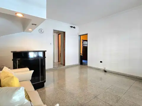 Depto Tipo Casa en Venta en Monte Castro, USD 170.000
