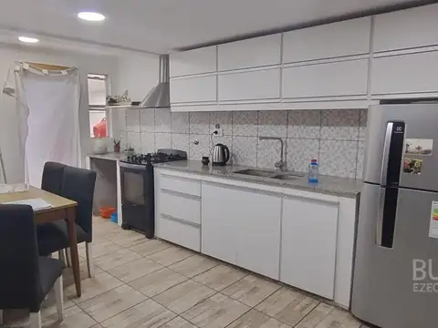 PH en venta de dos dormitorios y patio en calle 28 bis entre 74 y 75