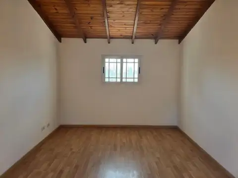 Depto Tipo Casa 4 ambientes con 2 baños
