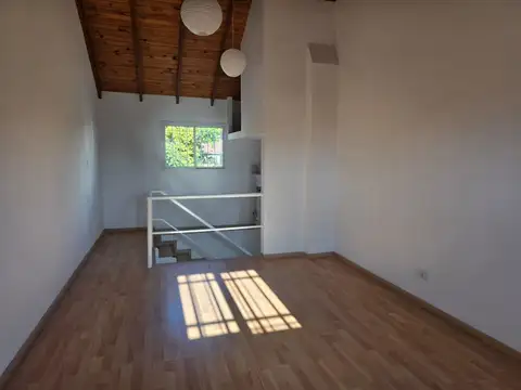 Depto Tipo Casa en Venta con 1 cocheras