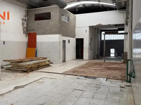 Galpon en Alquiler 30  mts Fondo