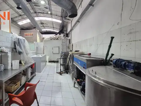 Galpon en Alquiler 30  mts Fondo