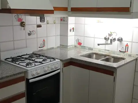 Departamento 2 Amb.  49 M2  con cochera y patio 